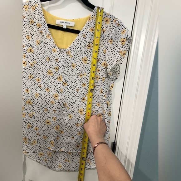 LILY WHITE (S) white blouse with yellow flowers and black polka dots - Picture 9 of 11